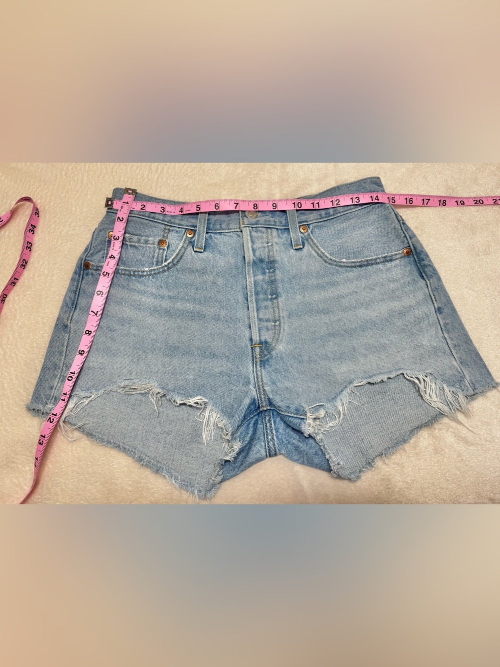 Levi's Original 501 Light Blue High-Rise Cutoff Denim Shorts Size 28 - Picture 6 of 13
